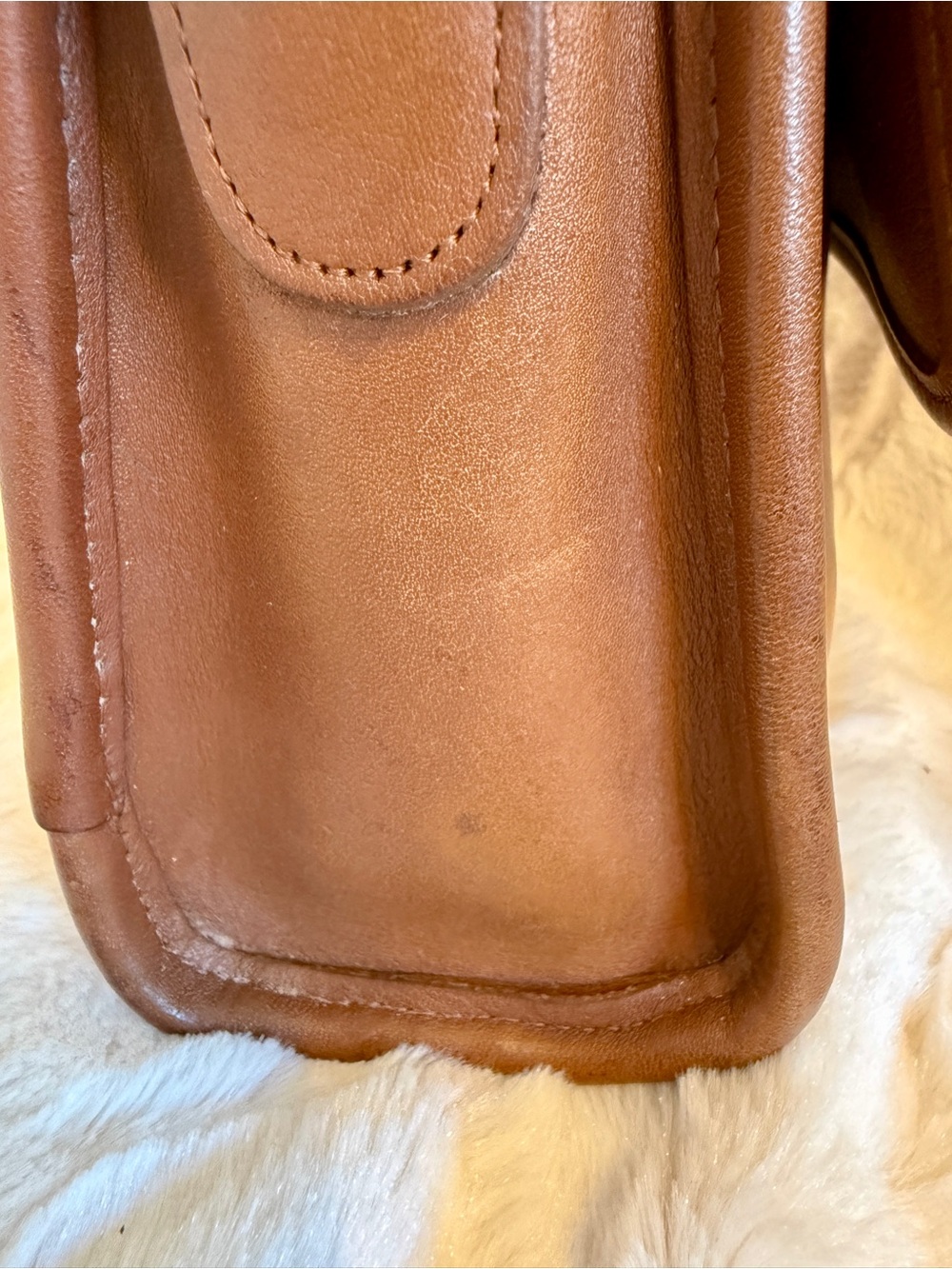 Vintage Coach Court bag in British Tan 9870 - Picture 9 of 16